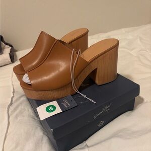 Universal Thread Women's Brown Block Heel Mules